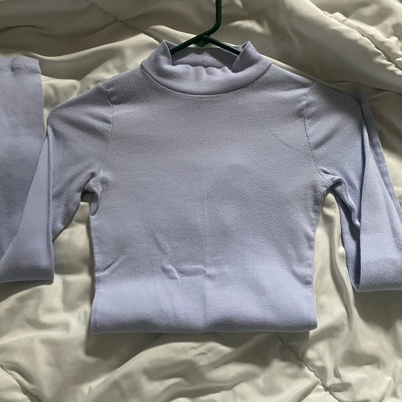 Hollister mock neck top - Picture 1 of 2